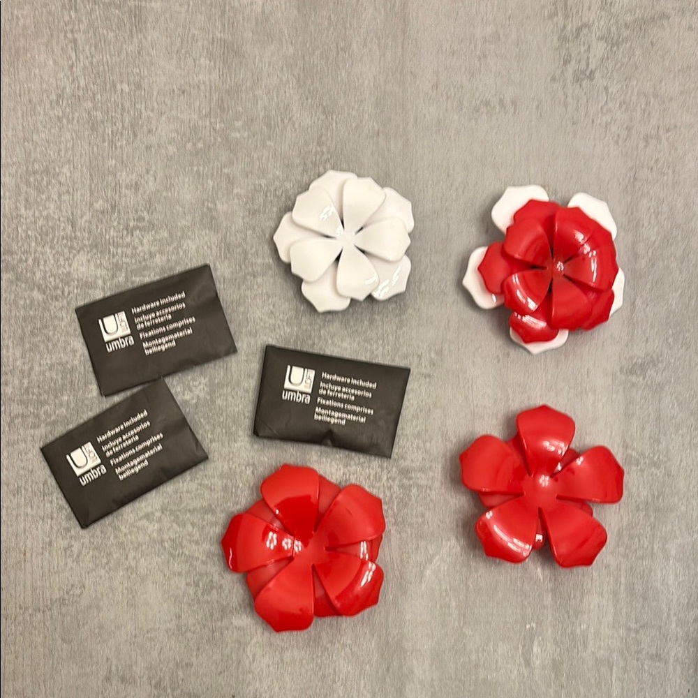 Umbra Red and White Wall Flowers